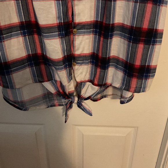 Short Sleeve Plaid Tie Front Top - Picture 3 of 4